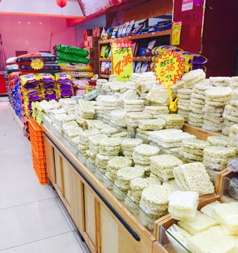 從超市貨架到網(wǎng)絡(luò)圖庫(kù) 二手日用百貨銷售的多元生態(tài)